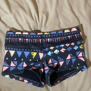 Fleo Geometric Patterned Shorts